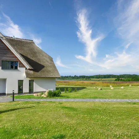 Tannenmeise 20 Im Wreecher Idyll Ruegen By Ruyastay *